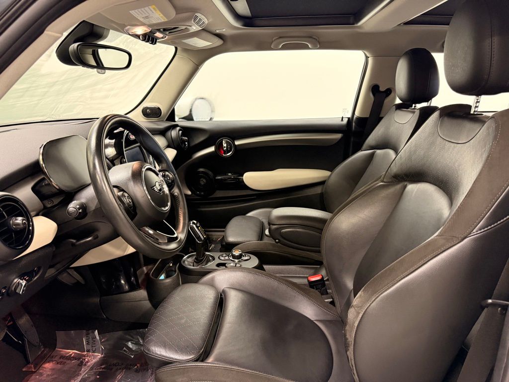 Thumbnail: 2021 MINI Cooper Hardtop - 12