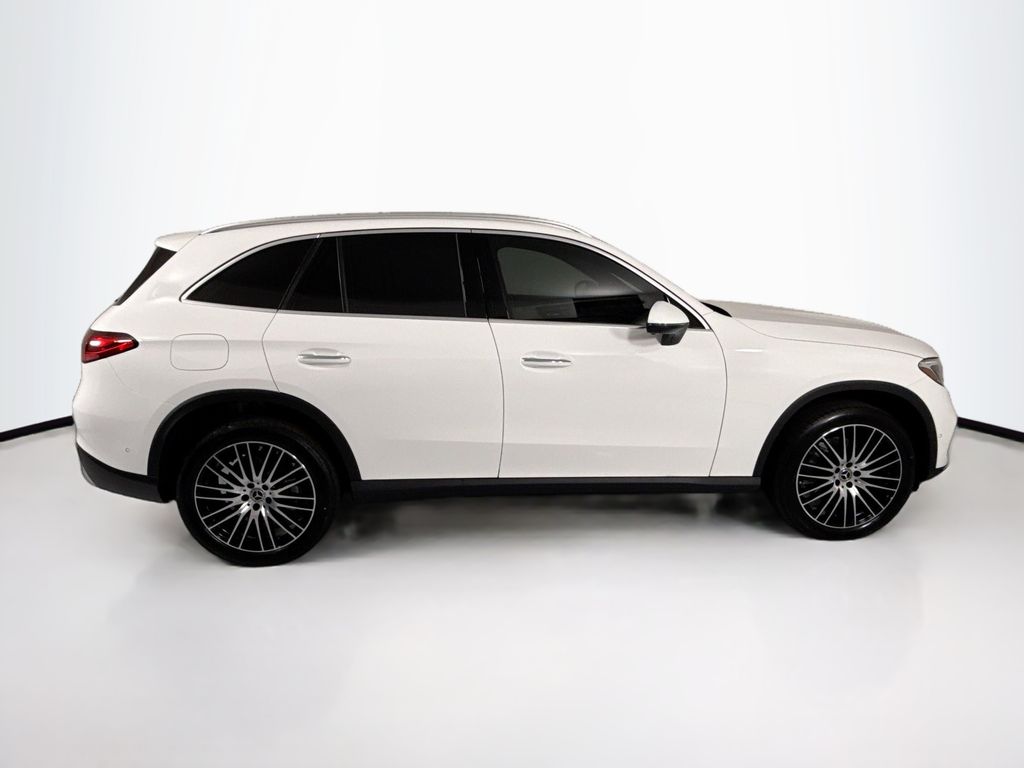 Thumbnail: 2026 Mercedes-Benz GLC - 4