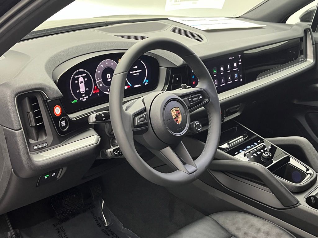 2025 Porsche Cayenne  4