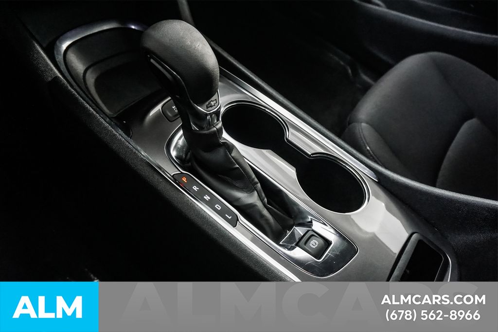 Used 2025 White Chevrolet LT image 41