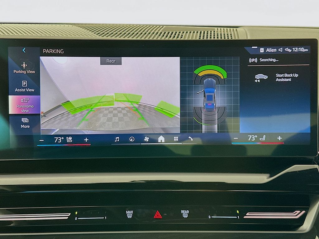 Thumbnail: 2025 BMW 5 Series - 14