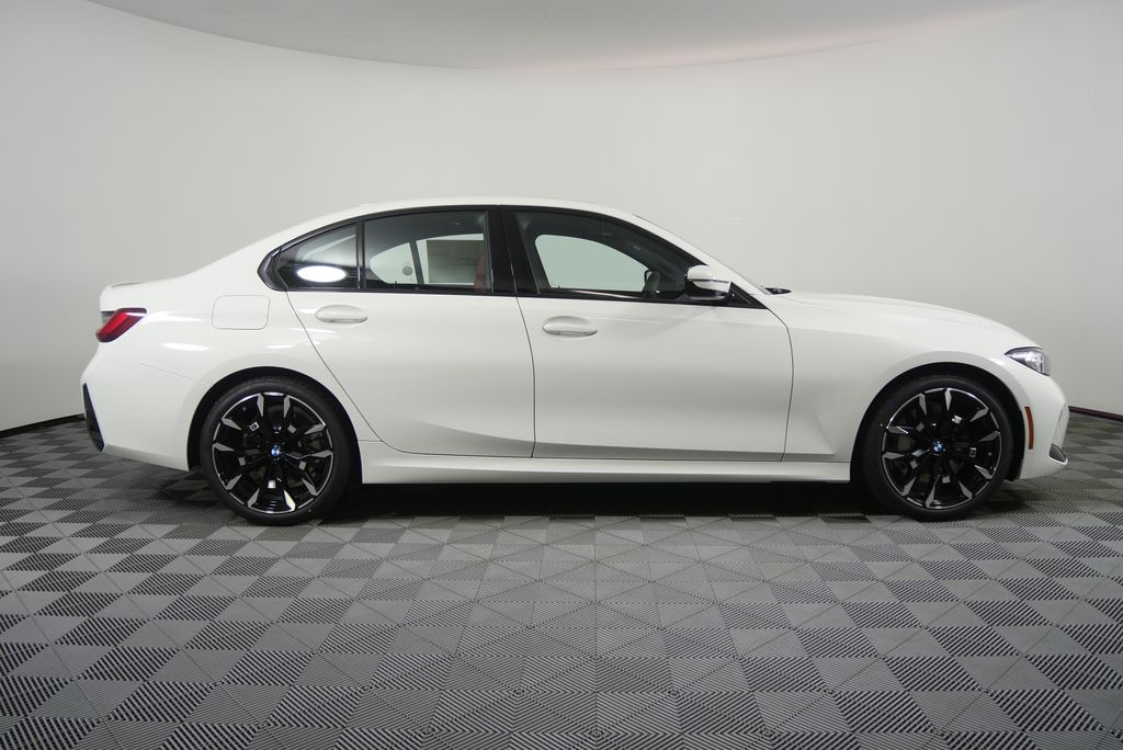 Thumbnail: 2026 BMW 3 Series - 2