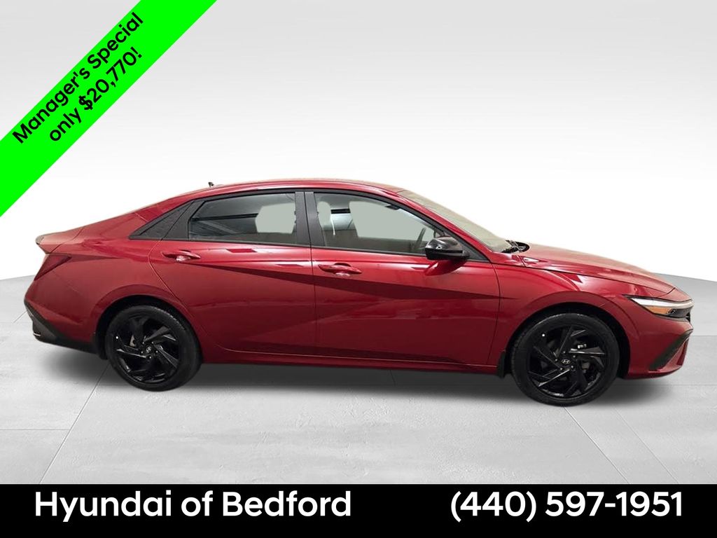 2026 Hyundai Elantra SEL Sport - Image 4