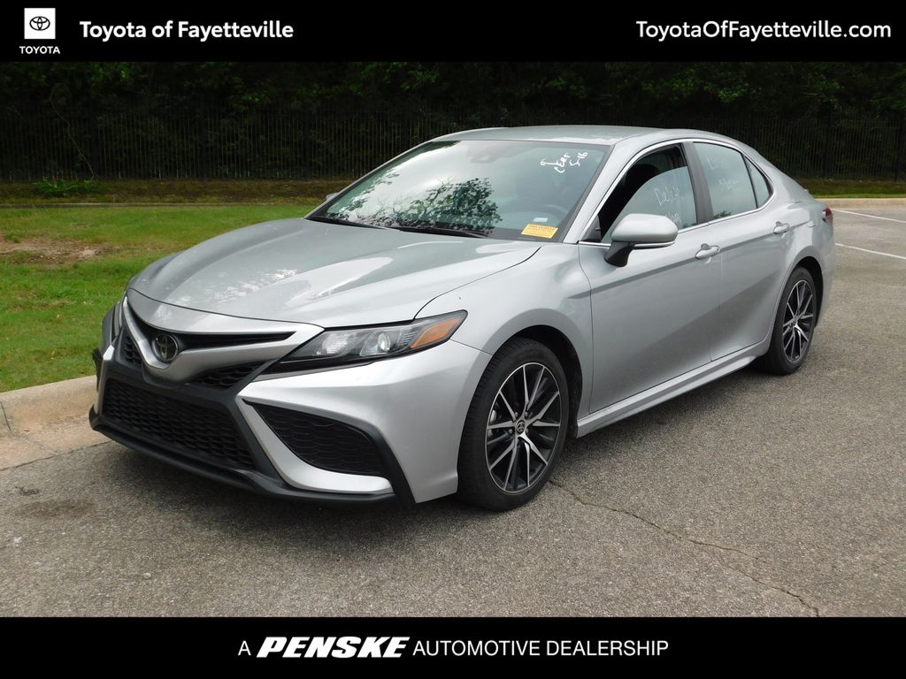 2023 Toyota Camry SE -
                Fayetteville, AR