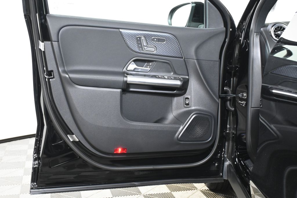 2025 Mercedes-Benz GLA 250 4MATIC 22