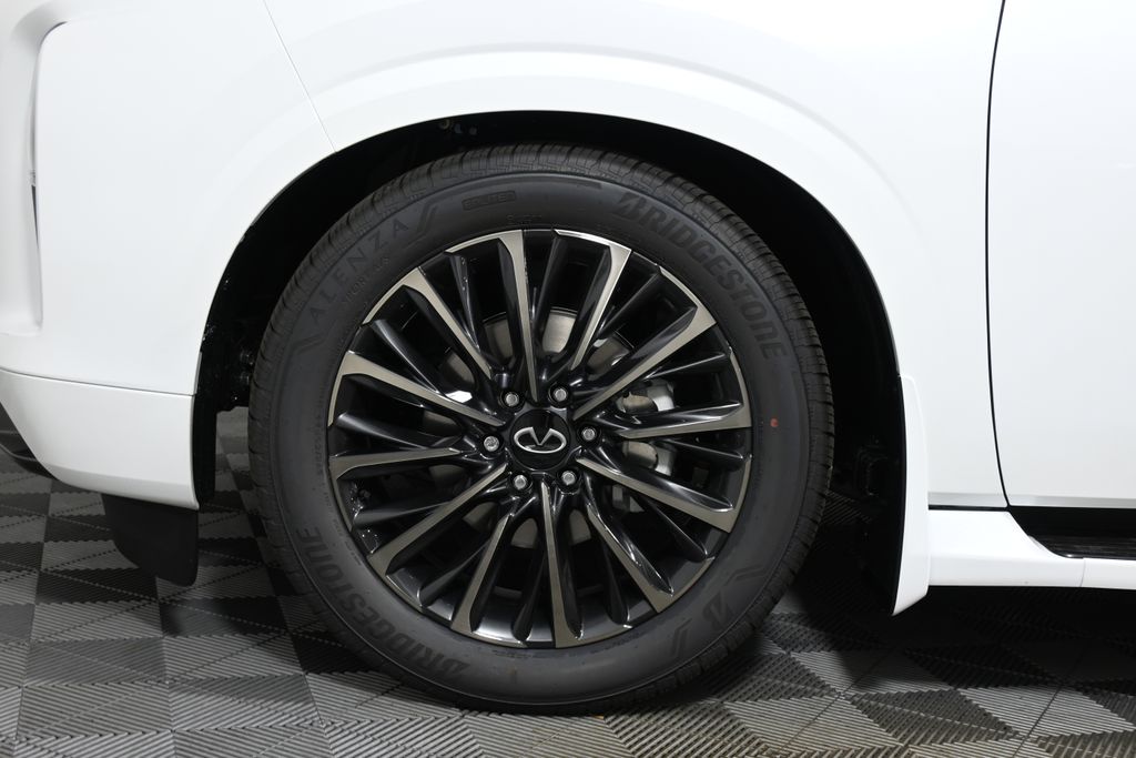 Thumbnail: 2026 INFINITI QX80 - 11