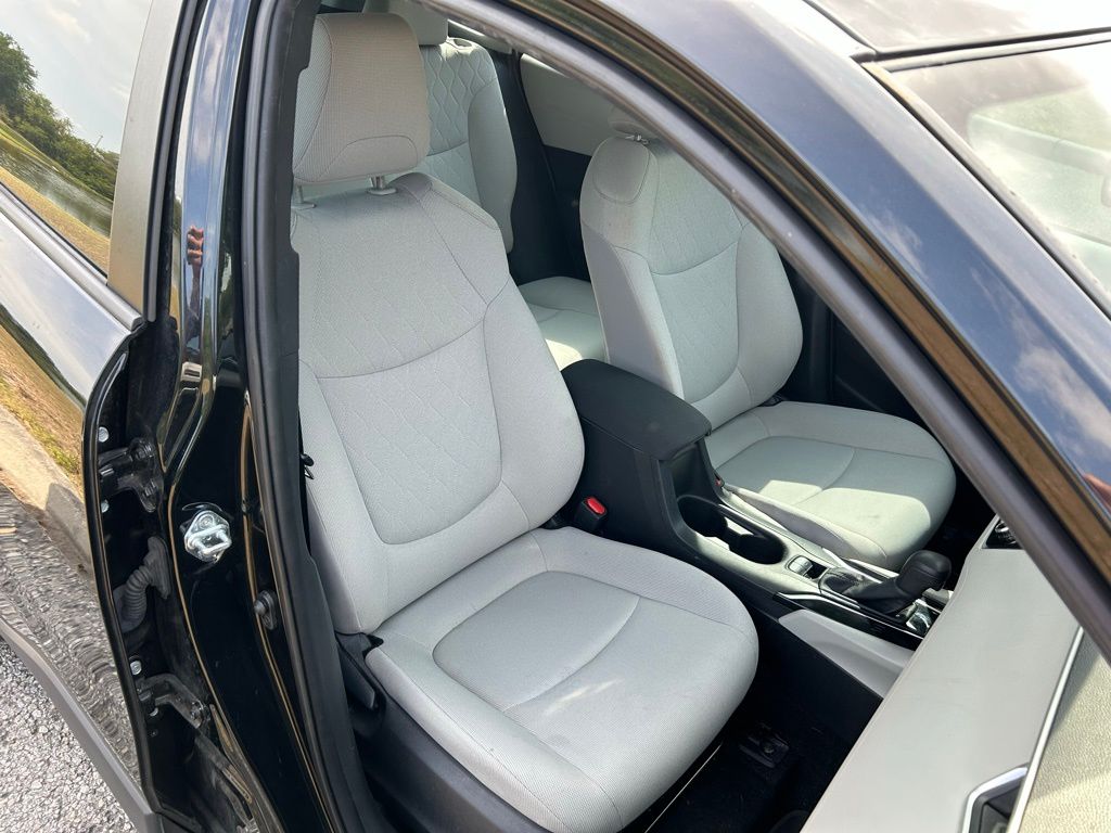 2022 Toyota Corolla Cross L 15