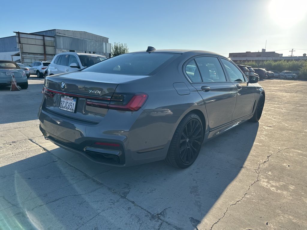 2022 BMW 7 Series 740i 3