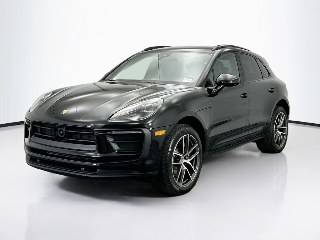 Thumbnail: 2026 Porsche Macan - 1