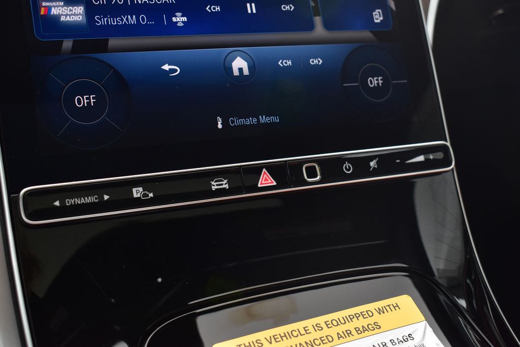 Thumbnail: 2025 Mercedes-Benz C-Class - 21