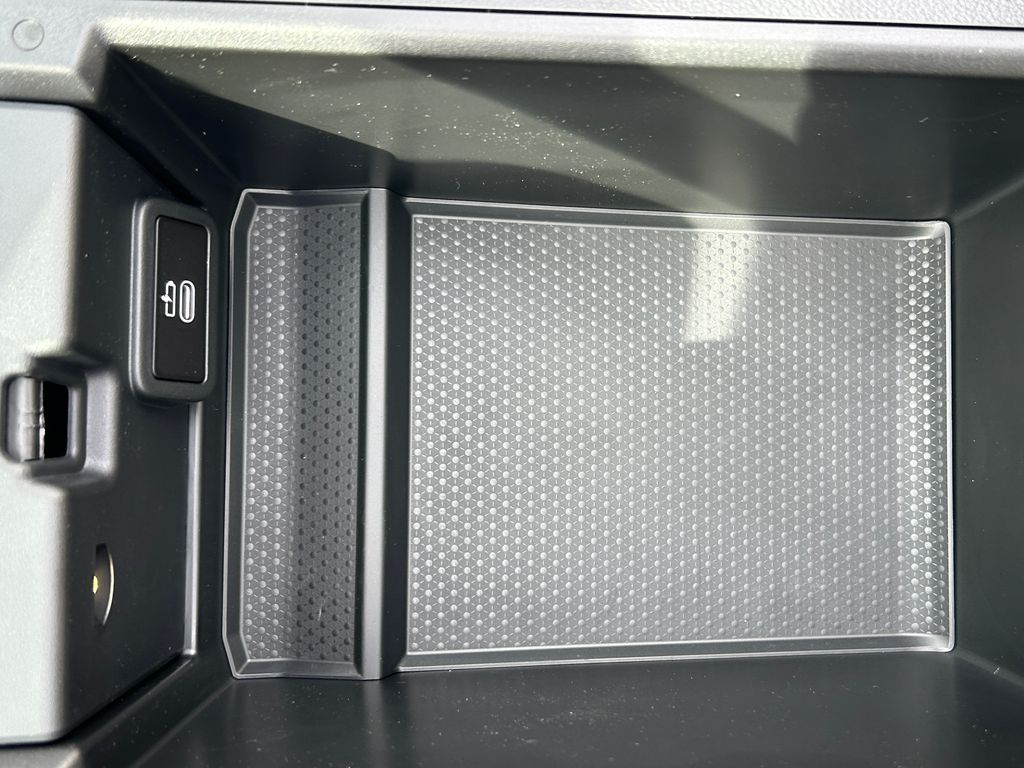 Thumbnail: 2027 BMW 4 Series - 28