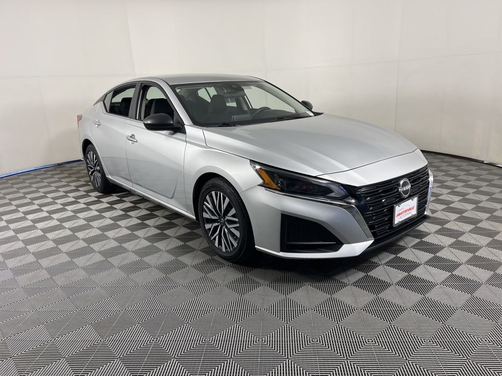 Thumbnail: 2024 Nissan Altima - 14