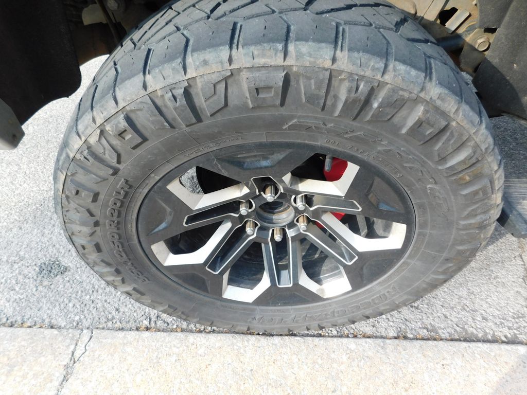 Thumbnail: 2019 Chevrolet Tahoe - 8