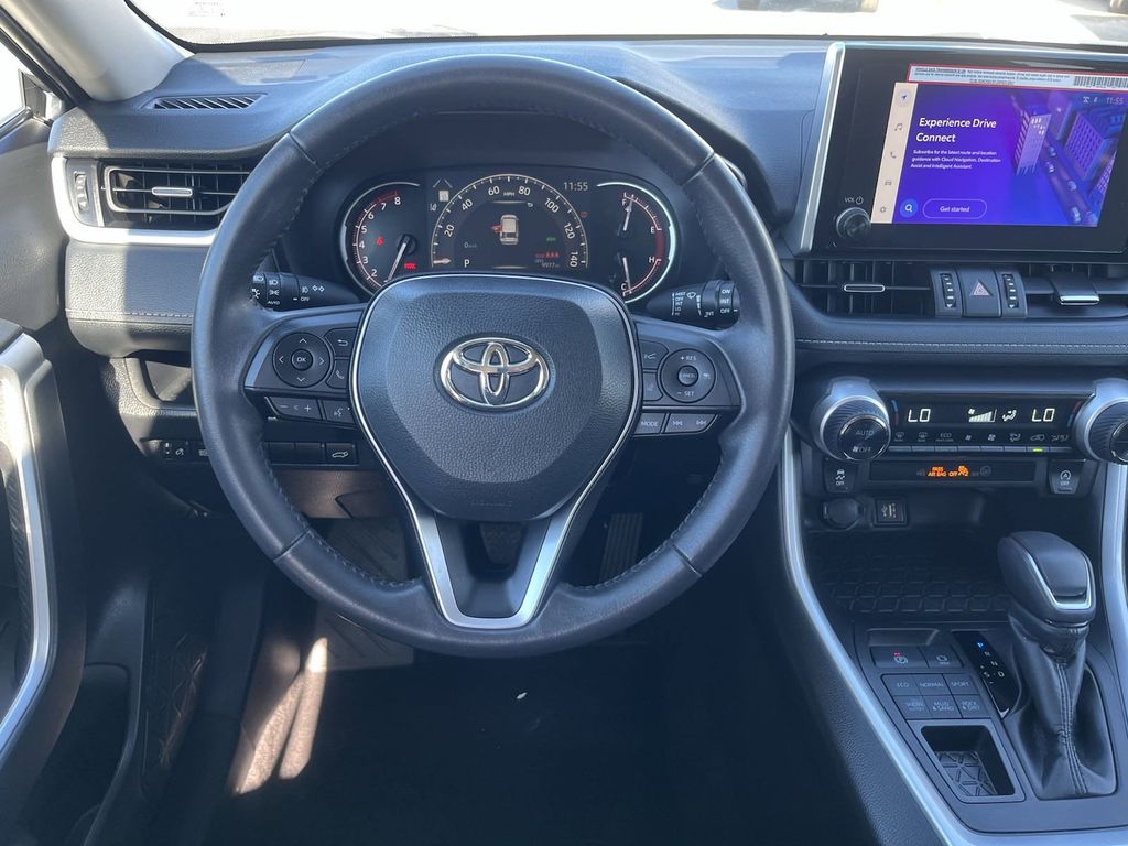 2024 Toyota RAV4 XLE Premium 17