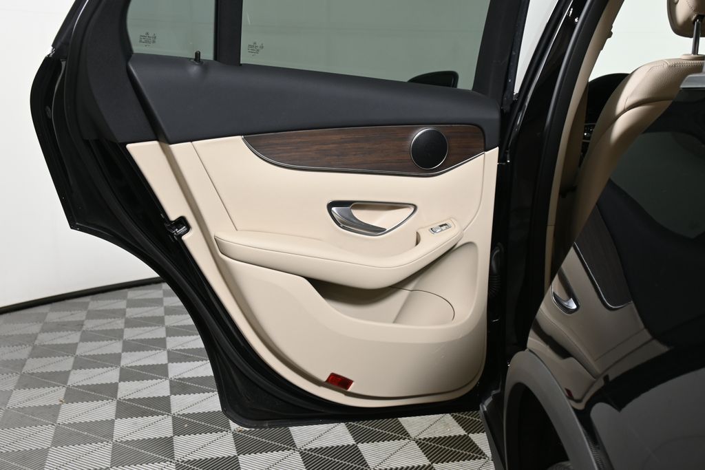 Thumbnail: 2022 Mercedes-Benz GLC - 32