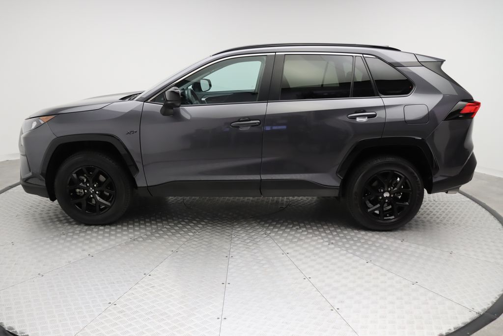 2021 Toyota RAV4 LE 12