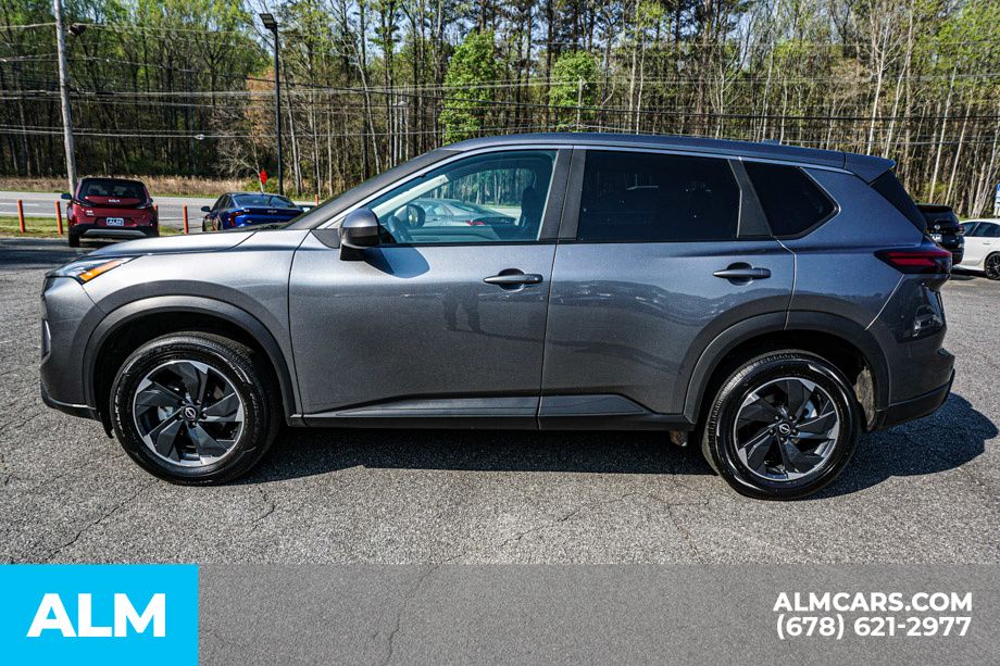 Used 2025 Gray Nissan SV image 7