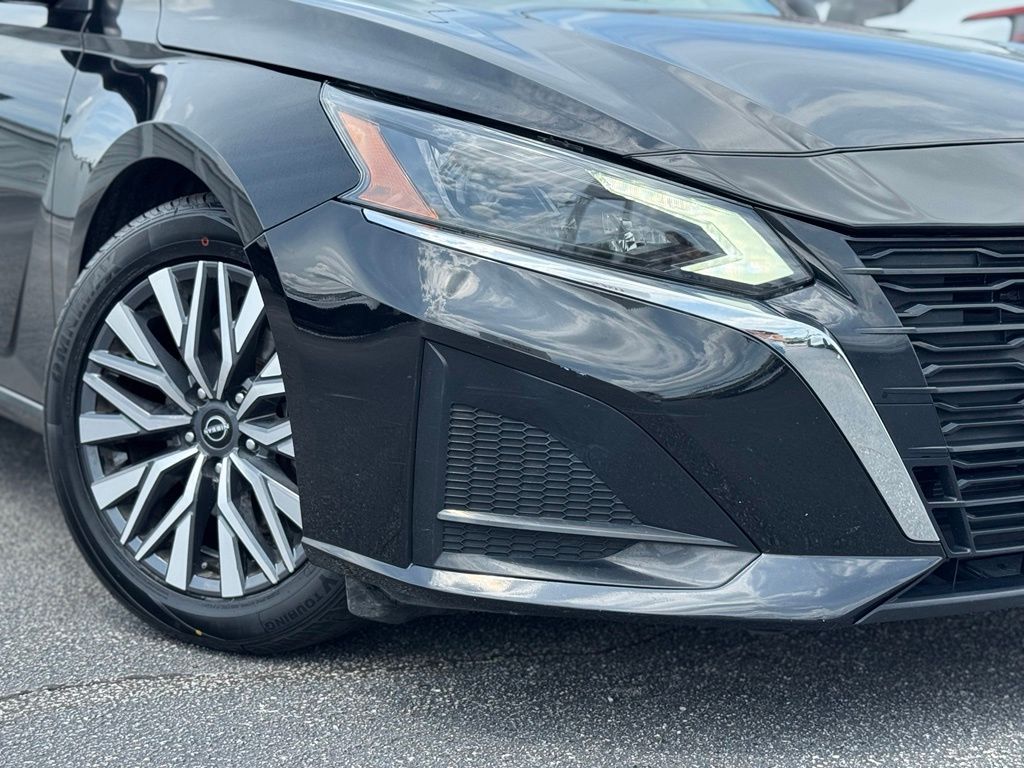 2024 Nissan Altima 2.5 SV Super Black - Jim Hudson Acura - Image 3
