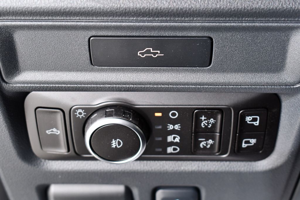 New 2026 Black Ford Lariat image 31