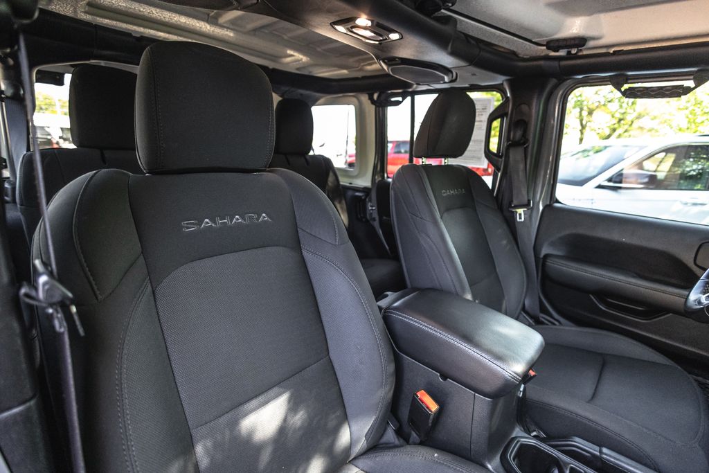 2021 Jeep Wrangler Unlimited Unlimited Sahara thumbnail 26