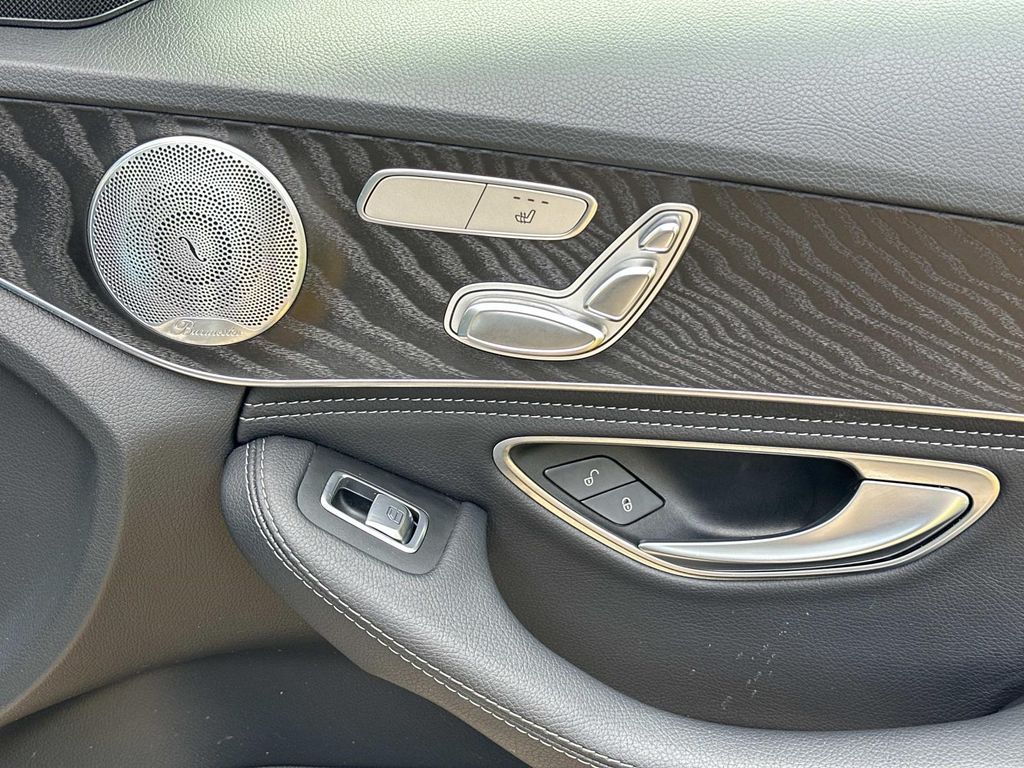 Thumbnail: 2015 Mercedes-Benz C-Class - 20