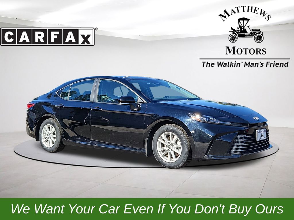 2025 Toyota Camry LE FWD