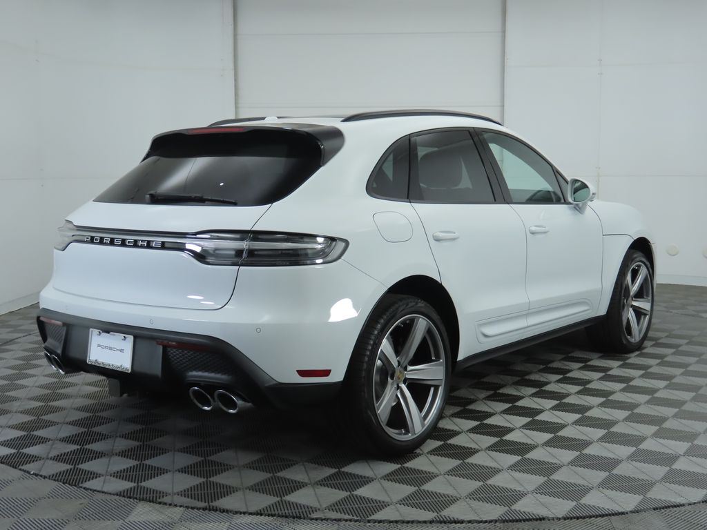 Thumbnail: 2025 Porsche Macan - 7
