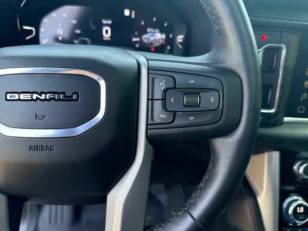 2023 GMC Yukon Denali photo