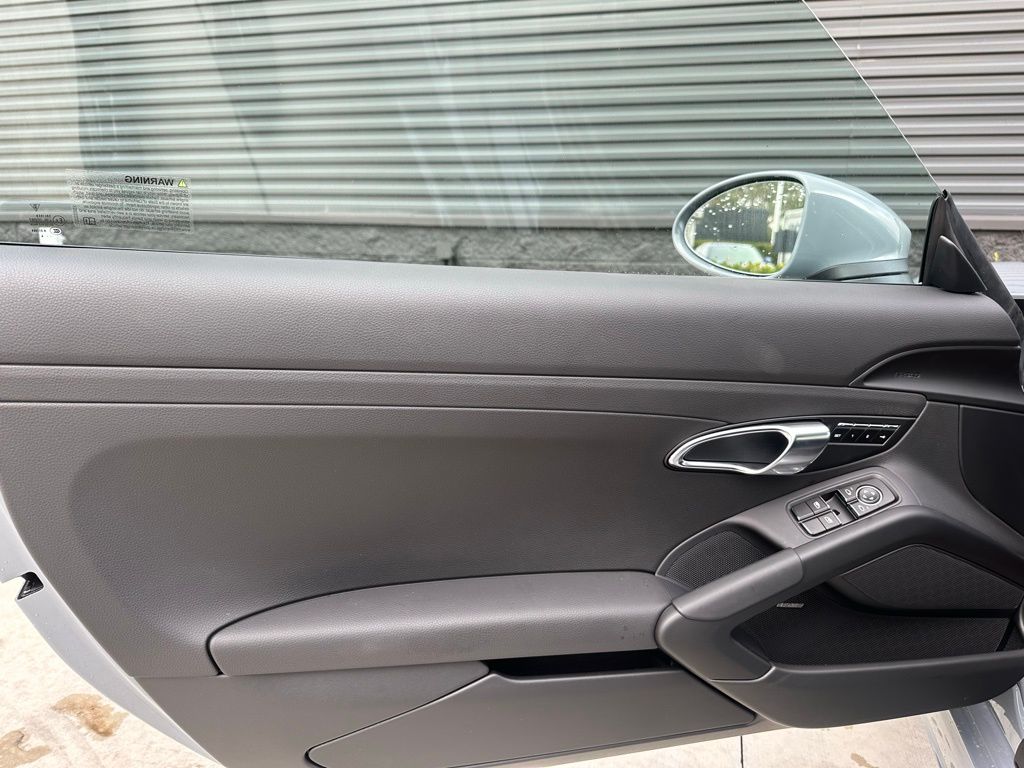 2025 Porsche 718 Boxster  14