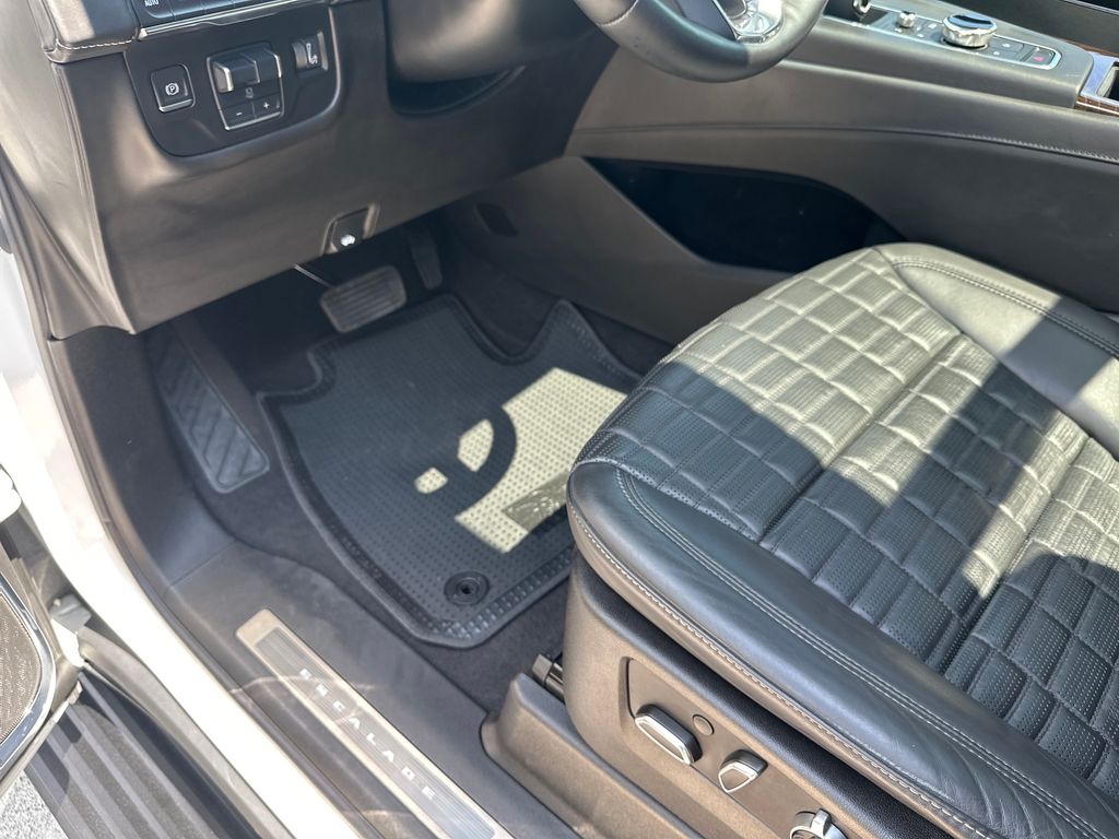 Used Car 2023 Cadillac Escalade  Sport Platinum For Sale Under $90,000 In Austin, Texas