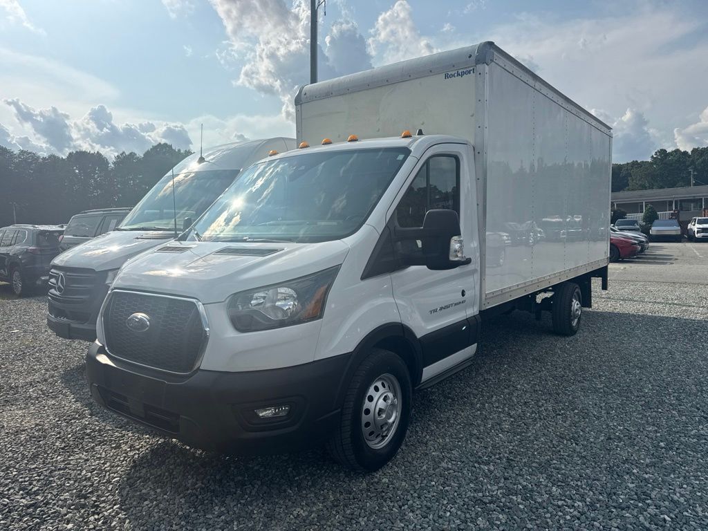 Oxford White 2023 Ford Transit Chassis Van Rear-Wheel Drive