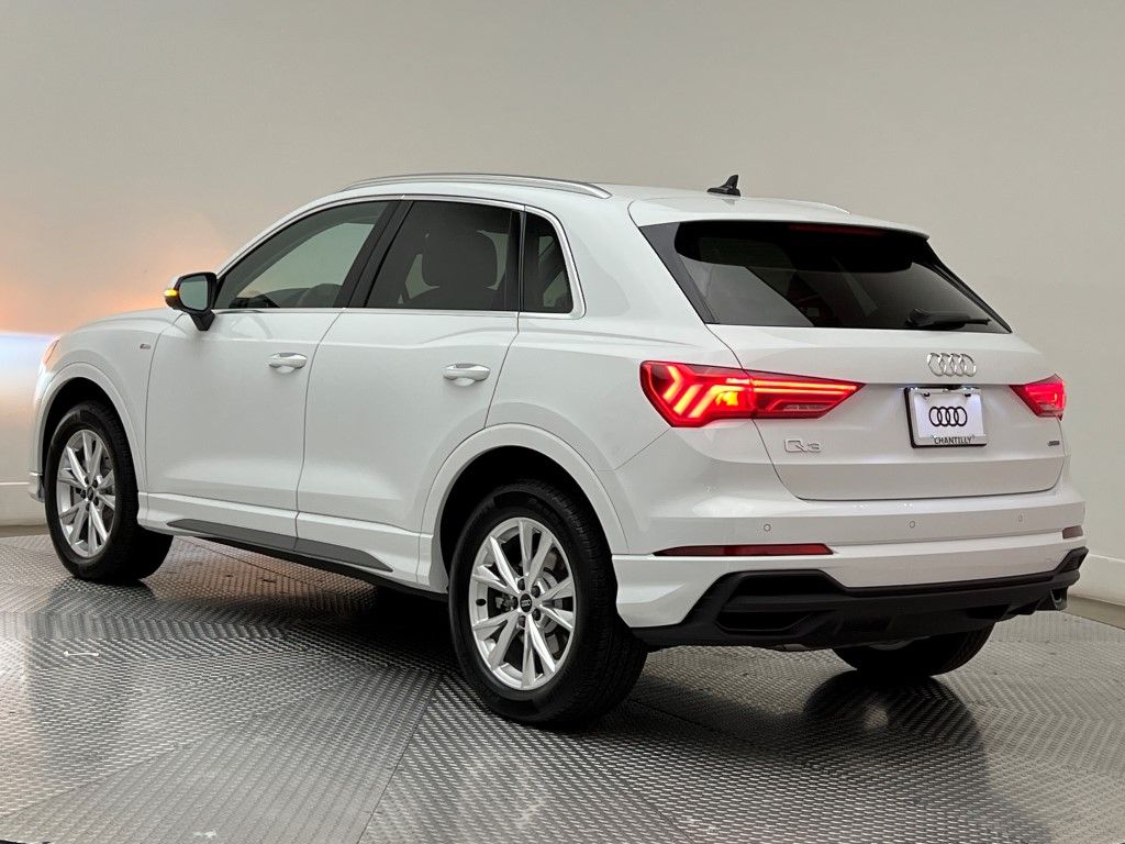 Thumbnail: 2025 Audi Q3 - 4