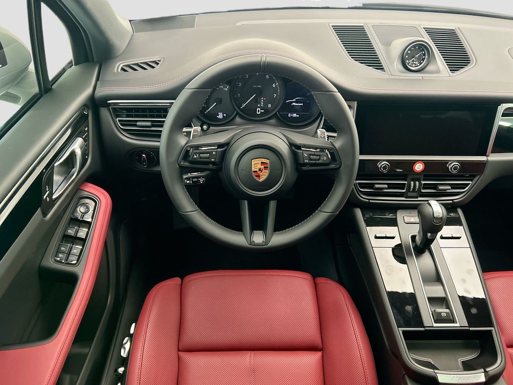 Thumbnail: 2026 Porsche Macan - 12
