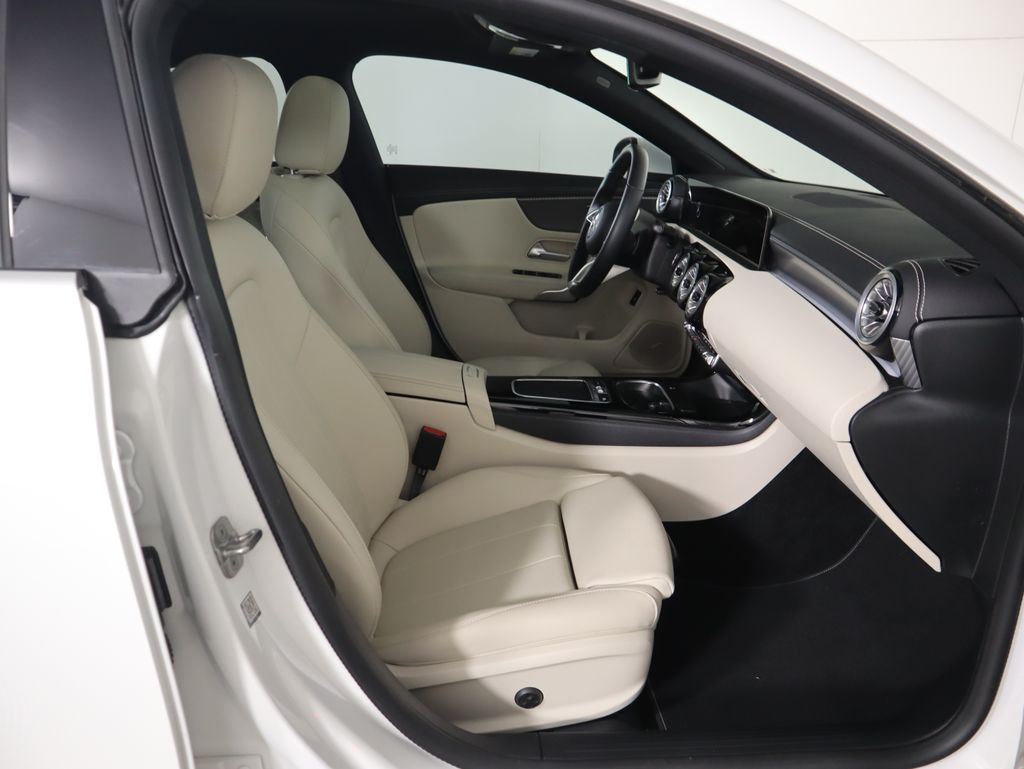 Thumbnail: 2025 Mercedes-Benz CLA - 21