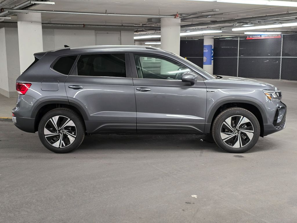 2024 Volkswagen Taos 1.5T SE 9