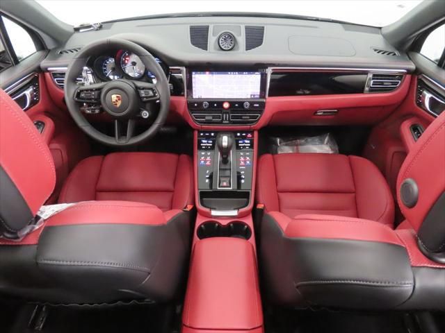 Thumbnail: 2026 Porsche Macan - 15