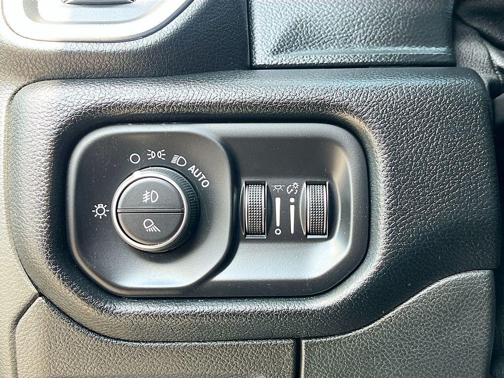 Used 2020 Black Ram Laramie image 10