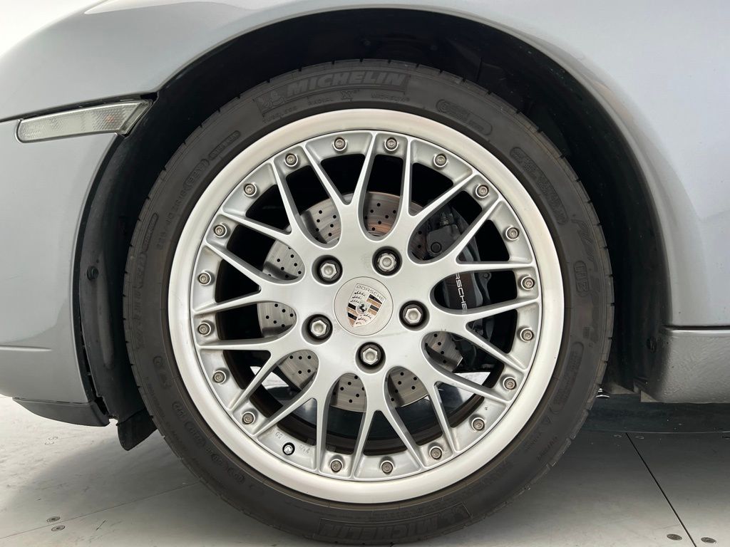 Thumbnail: 2001 Porsche 911 - 27