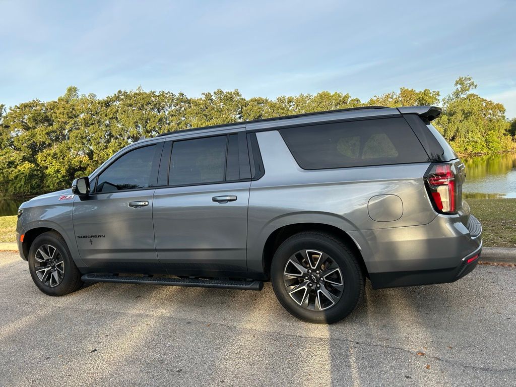 Thumbnail: 2022 Chevrolet Suburban - 3