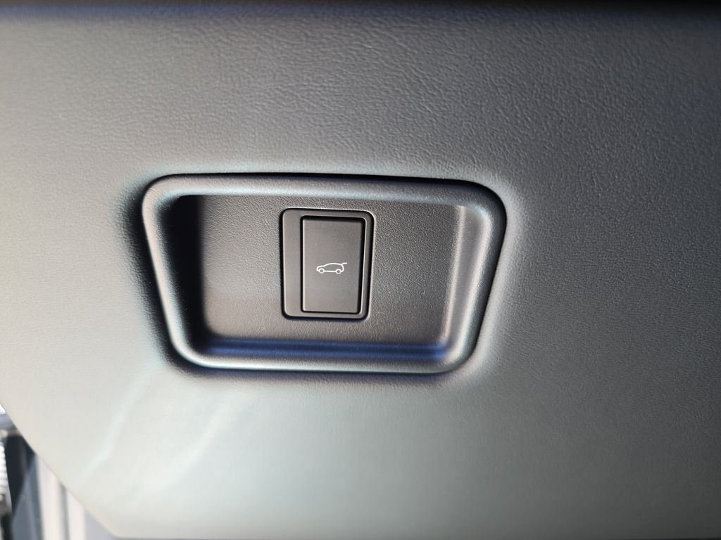 New 2025 Black Land Rover Dynamic SE image 27