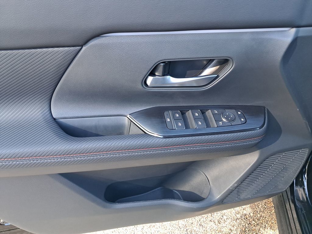 2026 Nissan Kicks SR Black at South Hills Kia