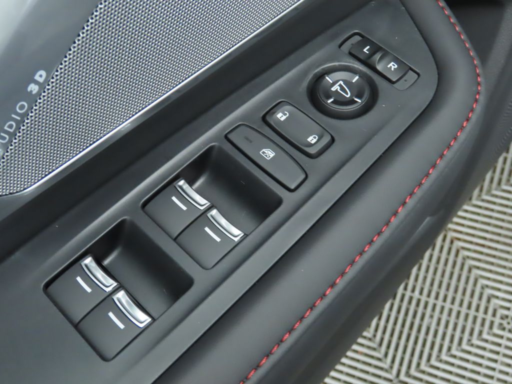 2025 Acura RDX Base 26