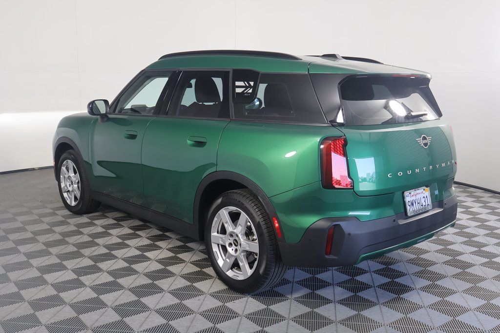 2025 MINI Cooper Countryman Base 6