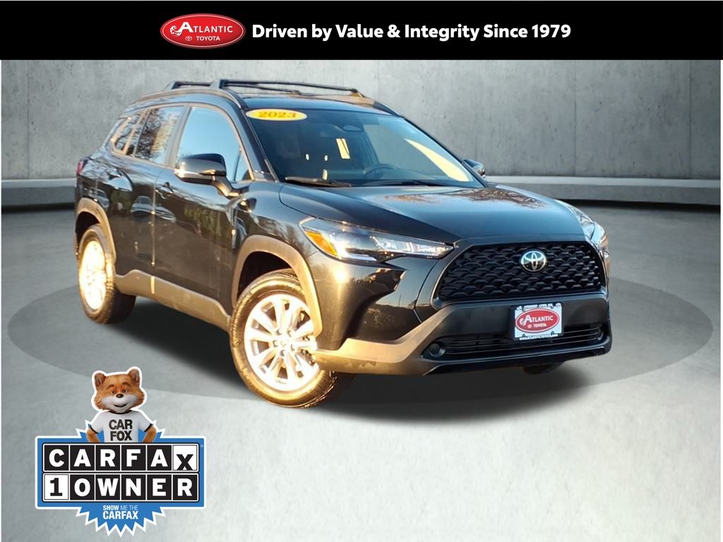 2023 Toyota Corolla Cross LE's photo