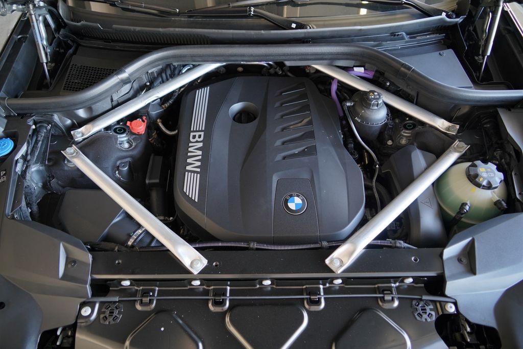 Thumbnail: 2027 BMW X7 - 31