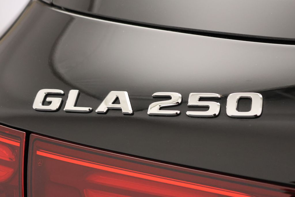 Thumbnail: 2026 Mercedes-Benz GLA - 9