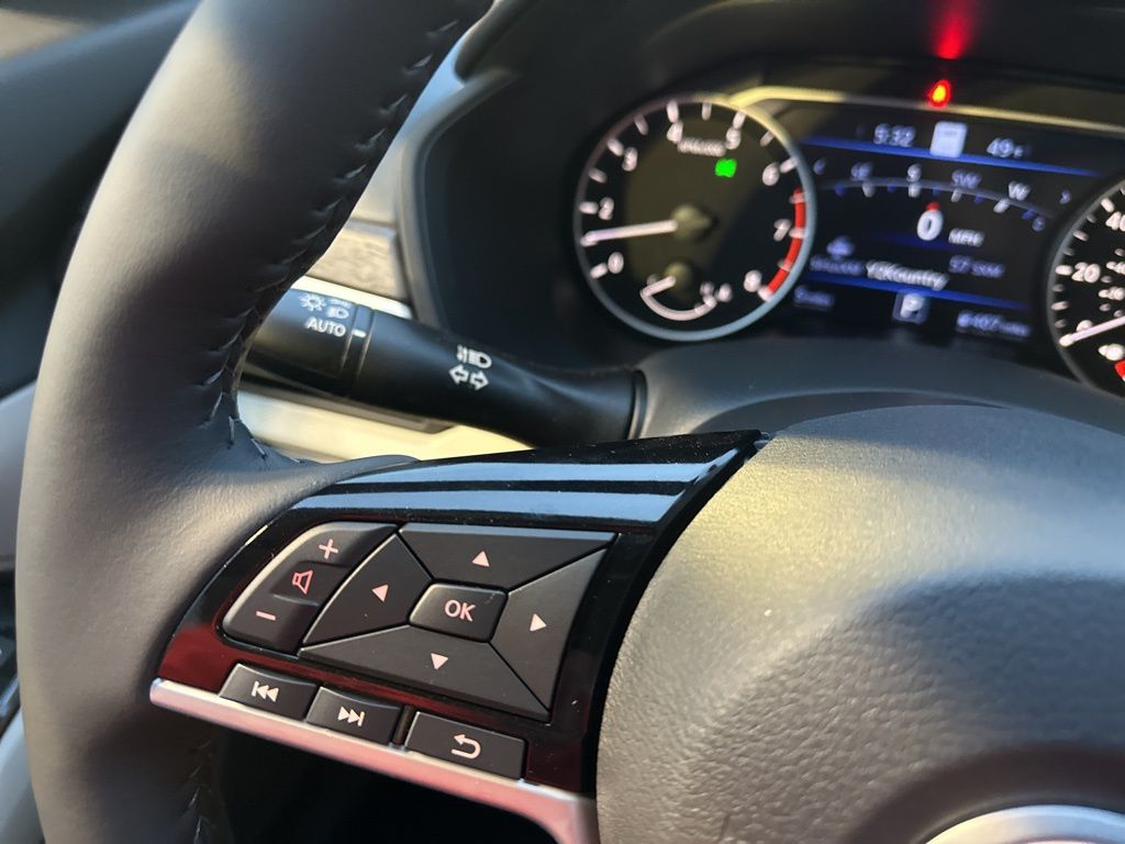 2025 Garnet Pearl Metallic Nissan Altima 2.5 SL FWD Sedan
