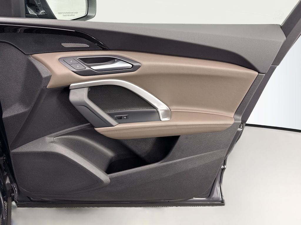 Thumbnail: 2025 Audi Q5 - 24