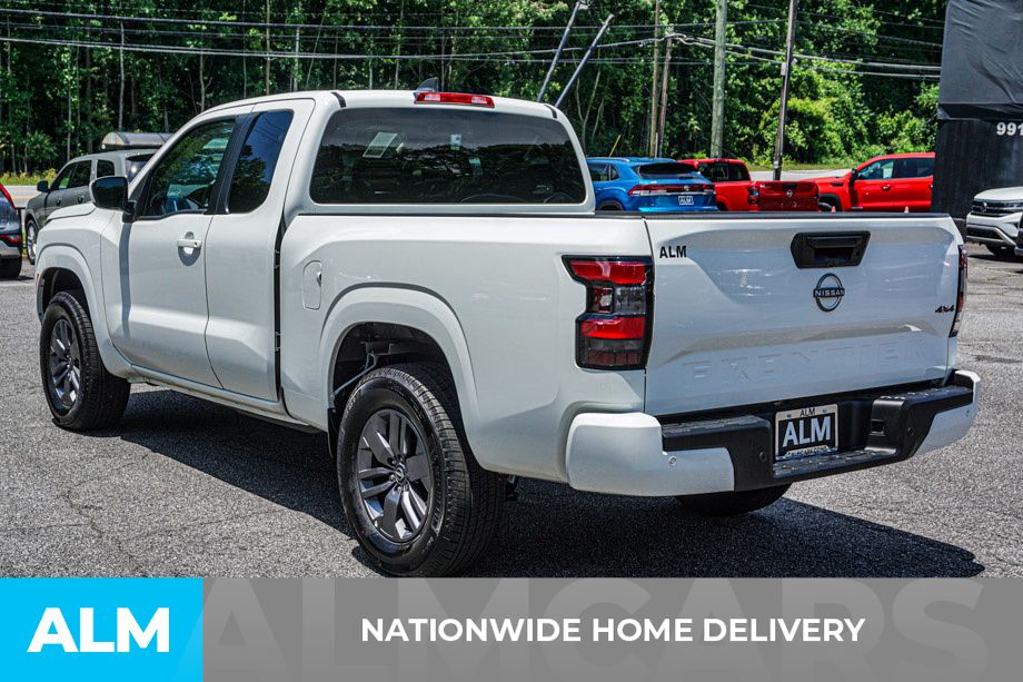 2025 Nissan Frontier SV photo 4