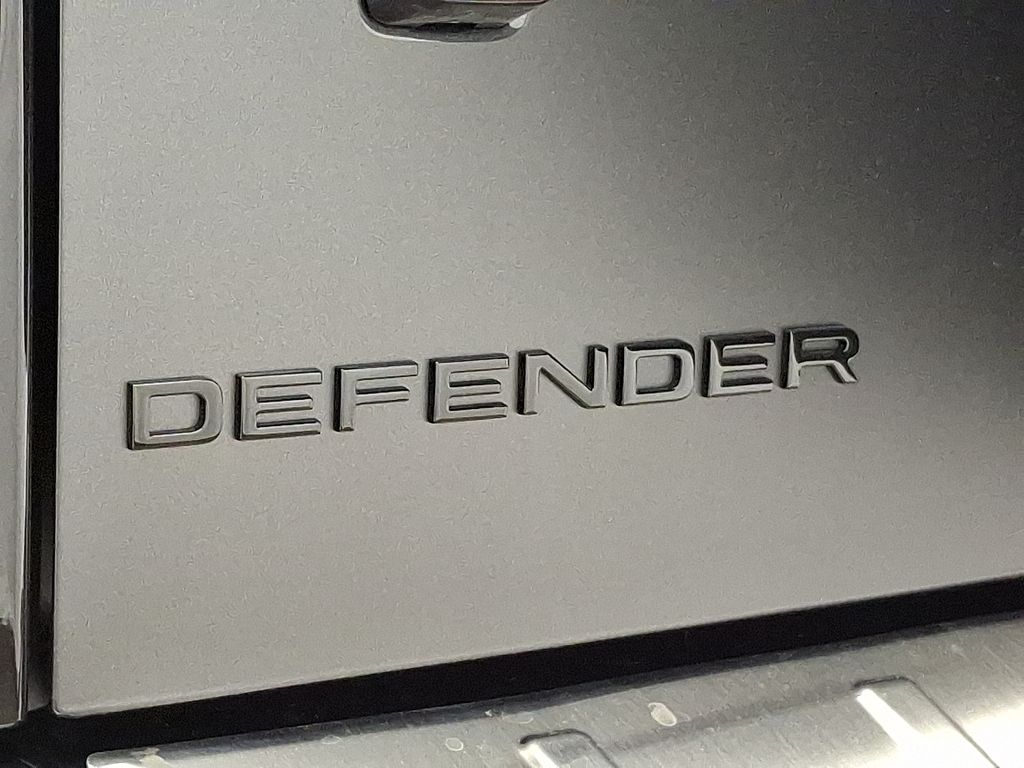 Thumbnail: 2025 Land Rover Defender - 19